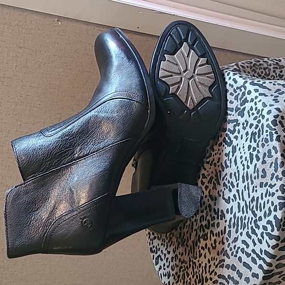 EUC BORN black ankle boots size 8.5 - Picture 7 of 11